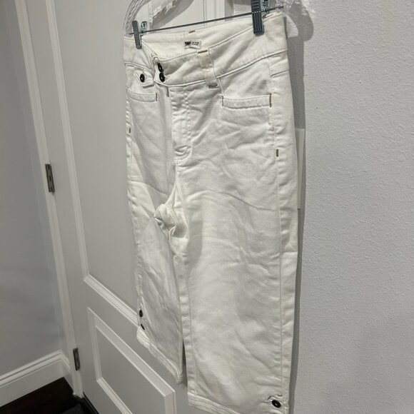Lee Just Below The Waist Womens Button Details White Capri Pants Size 10M Classi - Picture 3 of 11